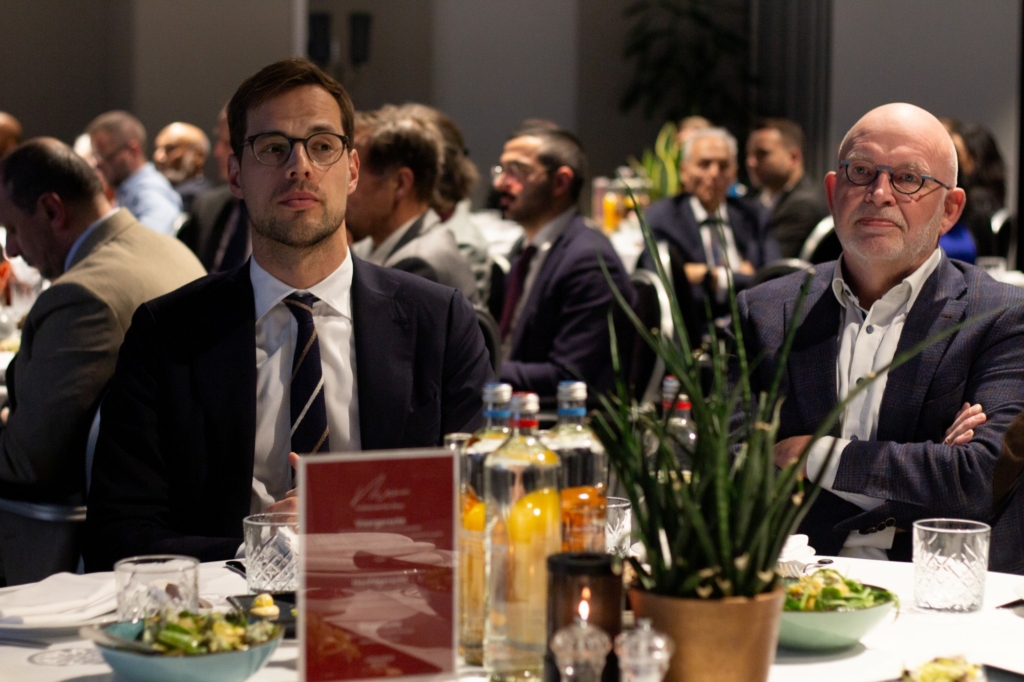 Hollanda’da Müslümanlar ve farklı dini toplulukların temsilcileri iftarda buluştu