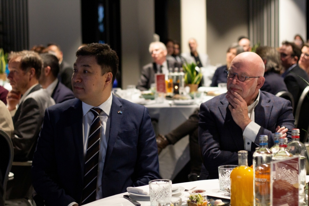 Hollanda’da Müslümanlar ve farklı dini toplulukların temsilcileri iftarda buluştu