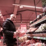 Amsterdam'da mülteci kampında yaşayan Suriyeli çift, iltica başvurularının sonucunu bekliyor