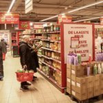 Amsterdam'da mülteci kampında yaşayan Suriyeli çift, iltica başvurularının sonucunu bekliyor