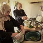 Amsterdam'da mülteci kampında yaşayan Suriyeli çift, iltica başvurularının sonucunu bekliyor