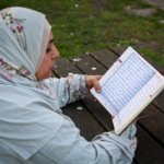 Amsterdam'da mülteci kampında yaşayan Suriyeli çift, iltica başvurularının sonucunu bekliyor