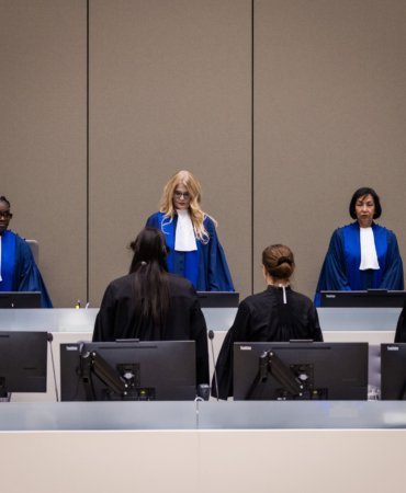 AA 20250314 37340559 37340556 ESKI FILIPINLER DEVLET BASKANI DUTERTE UCMDE ILK KEZ HAKIM KARSISINA CIKTI