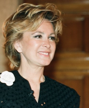 Sinema Sanatçısı Filiz Akın