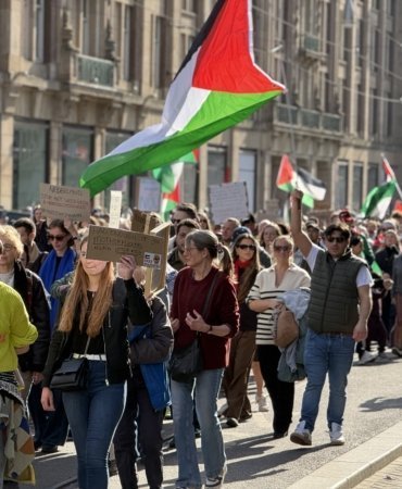 Hollanda'da İsrail'in Gazze'ye yeniden başlattığı saldırılar protesto edildi