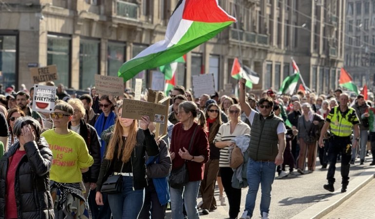 Hollanda'da İsrail'in Gazze'ye yeniden başlattığı saldırılar protesto edildi