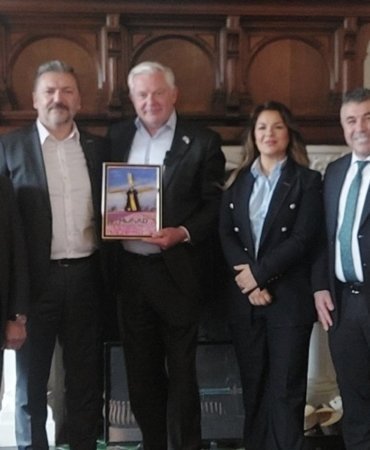 Screenshot_20250329_204423_Gallery