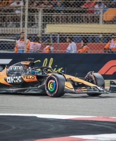 AA-20250413-37626645-37626644-FORMULA_1_BAHREYN_GRAND_PRIXSINI_OSCAR_PIASTRI_KAZANDI