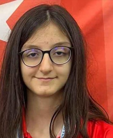 AA-20250417-37664371-37664370-SATRANC_OYUNCUSU_ARYA_AYDOGAN_14_YAS_ALTINDA_DUNYA_SAMPIYONU_OLDU