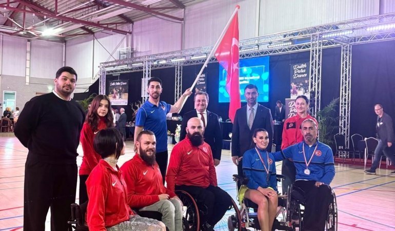 Para Dans Milli Takımı, Hollanda'dan madalyalarla dönüyor