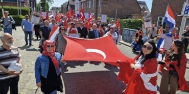 Screenshot_20250418_002855_Photos