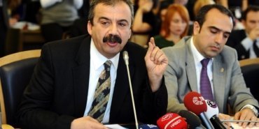 TBMM Başkanvekili Sırrı Süreyya Önder hayatını kaybetti