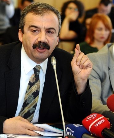 TBMM Başkanvekili Sırrı Süreyya Önder hayatını kaybetti