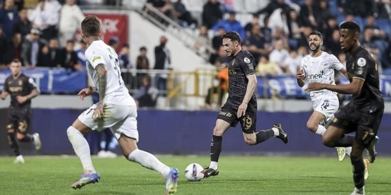 AA-20250505-37855667-37855666-TRABZONSPOR_HAFTAYI_1_PUANLA_KAPATTI