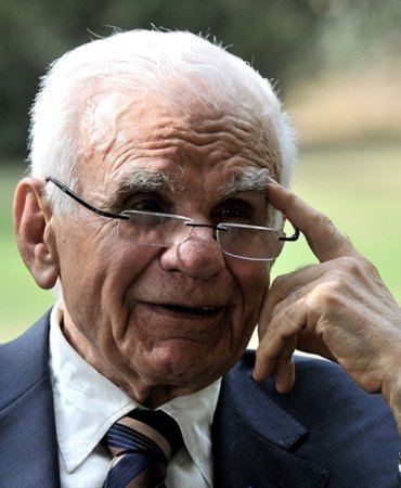 AA-20250611-38247583-38247582-YUZYILIN_EN_IYI_BEYIN_CERRAHI_SECILEN_PROF_DR_GAZI_YASARGIL_VEFAT_ETTI