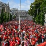 Hollanda'da 100 bini aşkın insan Gazze’ye acil insani erişim için sokaklara indi 15 AA-20250615-38289065-38289053-LAHEYDE_KIRMIZI_CIZGIYI_CEK_PROTESTOSUNDA_BINLERCE_KISI_TOPLANDI