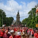 Hollanda'da 100 bini aşkın insan Gazze’ye acil insani erişim için sokaklara indi 16 AA-20250615-38289065-38289056-LAHEYDE_KIRMIZI_CIZGIYI_CEK_PROTESTOSUNDA_BINLERCE_KISI_TOPLANDI