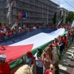 Hollanda'da 100 bini aşkın insan Gazze’ye acil insani erişim için sokaklara indi 23 AA-20250615-38289065-38289059-LAHEYDE_KIRMIZI_CIZGIYI_CEK_PROTESTOSUNDA_BINLERCE_KISI_TOPLANDI