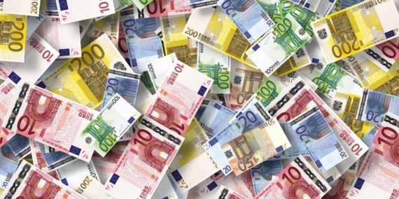 euro-avro-business-5082991_1280