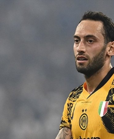 AA-20250701-38439455-38439451-HAKAN_CALHANOGLU_SAYGI_TEK_TARAFLI_DEGILDIR