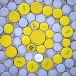 Karani öğretmen, topladığı kapakları Vincent van Gogh'un tablosuna dönüştürdü