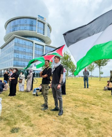 Hollanda'da, GKN Fokker şirketinin İsrail'in kullandığı F-35 uçaklarına parça ihracatı protesto edildi