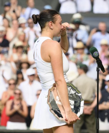 Iga Swiatek, Wimbledon'da ilk kez şampiyon oldu