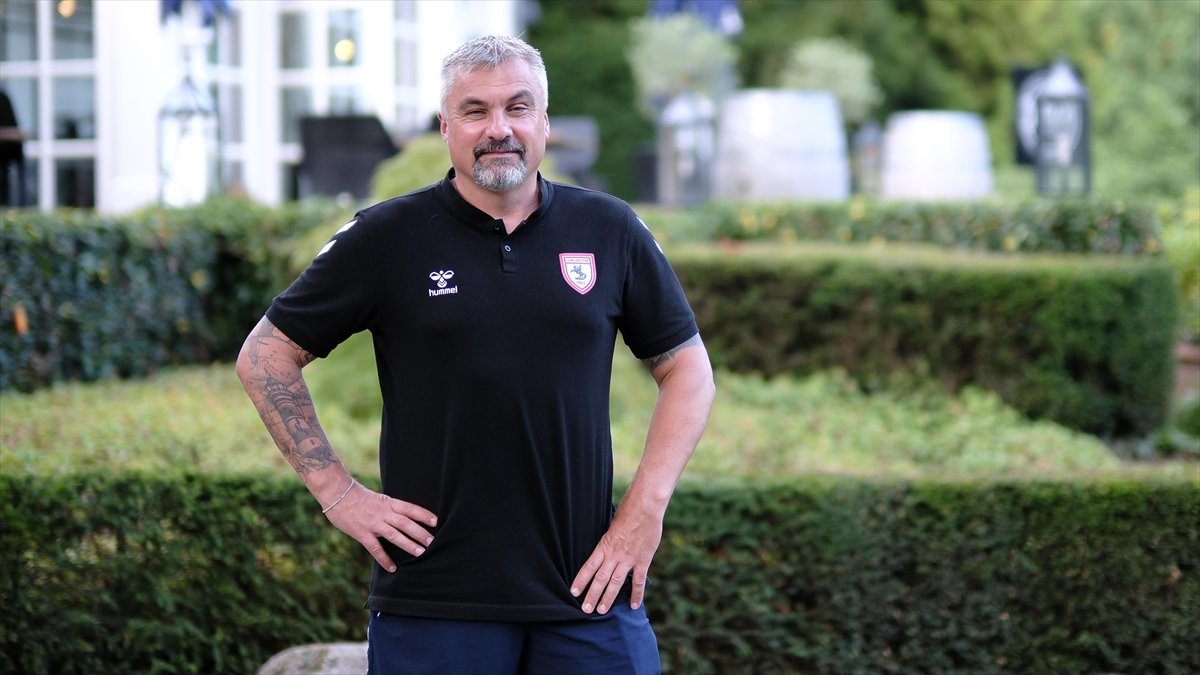 AA 20250725 38661571 38661570 SAMSUNSPOR TEKNIK DIREKTORU REIS OYUNCULARIMIZIN BIRAZ DA YORGUN OLDUKLARINI GOZLEMLEYEBILIYORUM