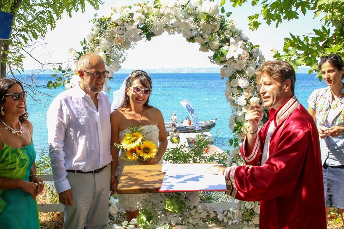 Çanakkale’de Su Altında Evlilik: Gelibolu’da Deniz Tutkusu Nikahla Buluştu 6 AA 20250727 38677579 38677575 CANAKKALEDE DENIZ TUTKUNU CIFT SU ALTINDA EVLENDI