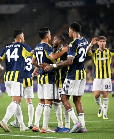 AA-20250730-38708641-38708640-FENERBAHCE_LAZIO