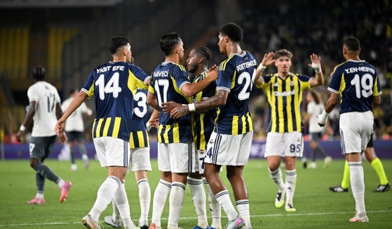 AA-20250730-38708641-38708640-FENERBAHCE_LAZIO