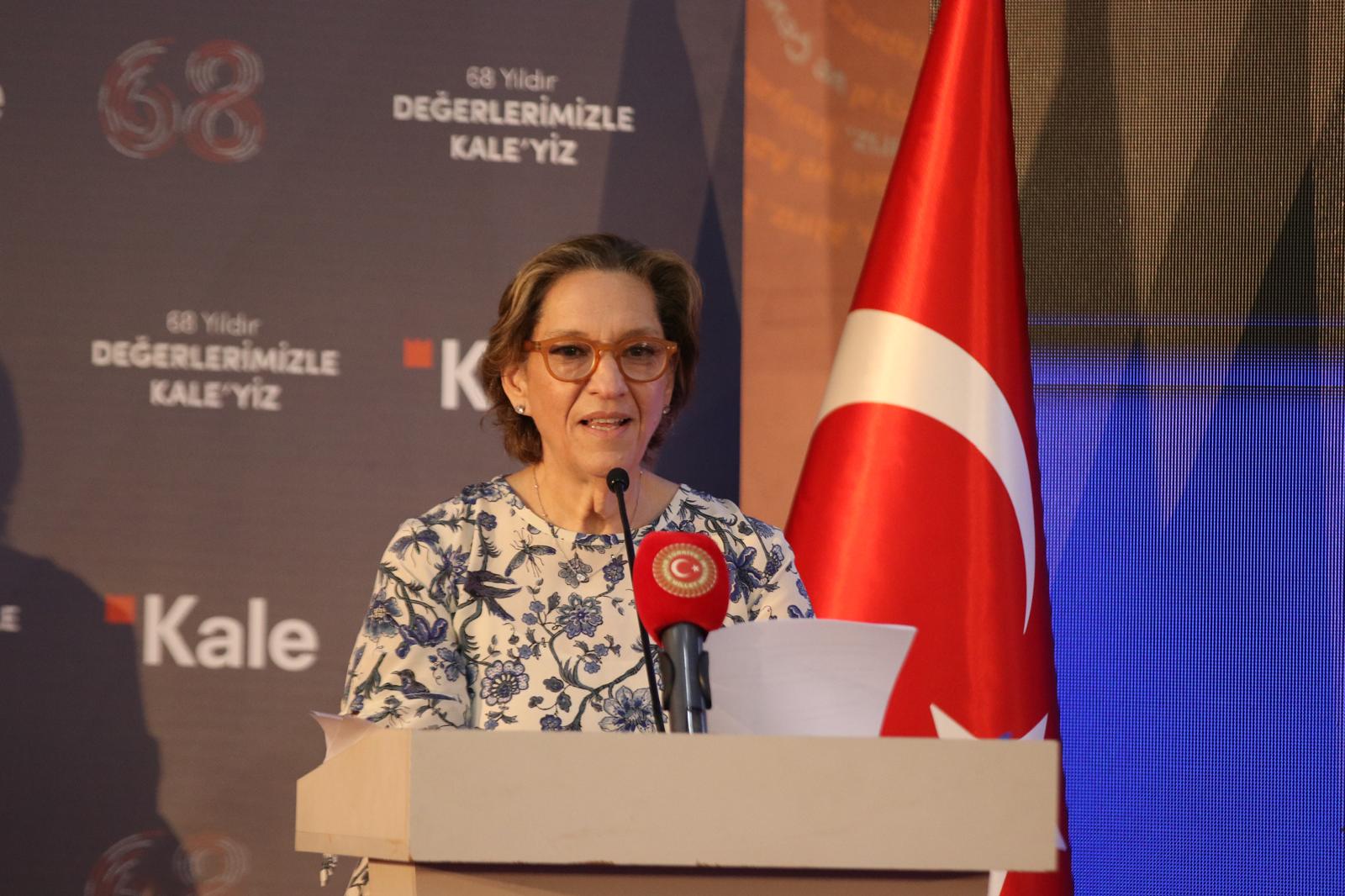 Zeynep Bodur Okyay1 123804107