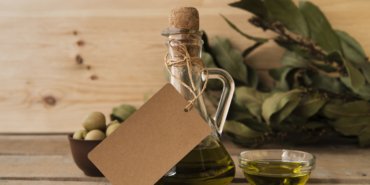 organic-olive-oil-olives-table
