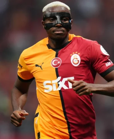 osimhen-istanbuldan-ayrildi-kararini-yarin-acikliyor-36gc