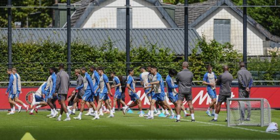 Feyenoord, Fenerbahçe maçının hazırlıklarını tamamladı