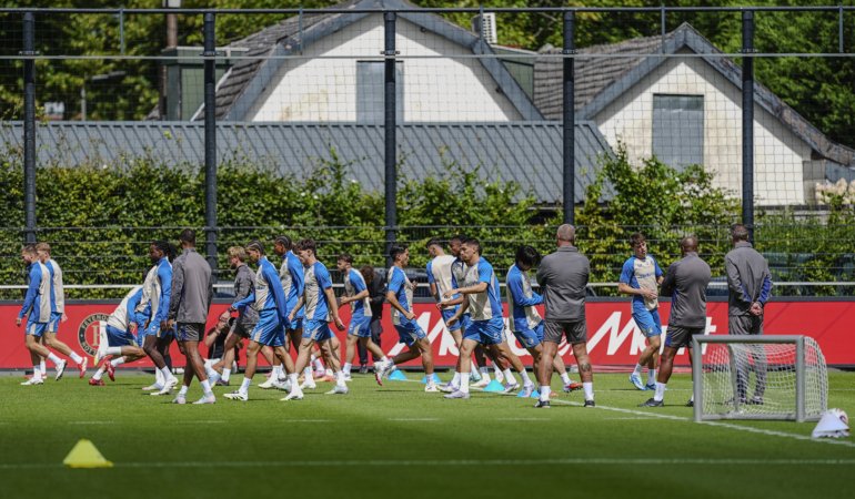 Feyenoord, Fenerbahçe maçının hazırlıklarını tamamladı