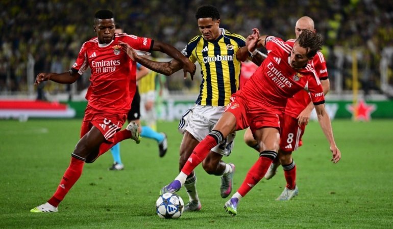 AA-20250820-38879730-38879723-FENERBAHCE_BENFICA