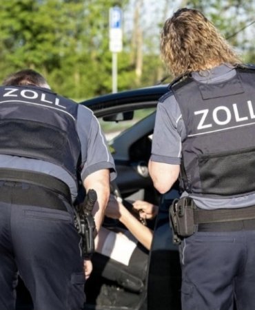 Screenshot_20250816_004110_Photo Editor