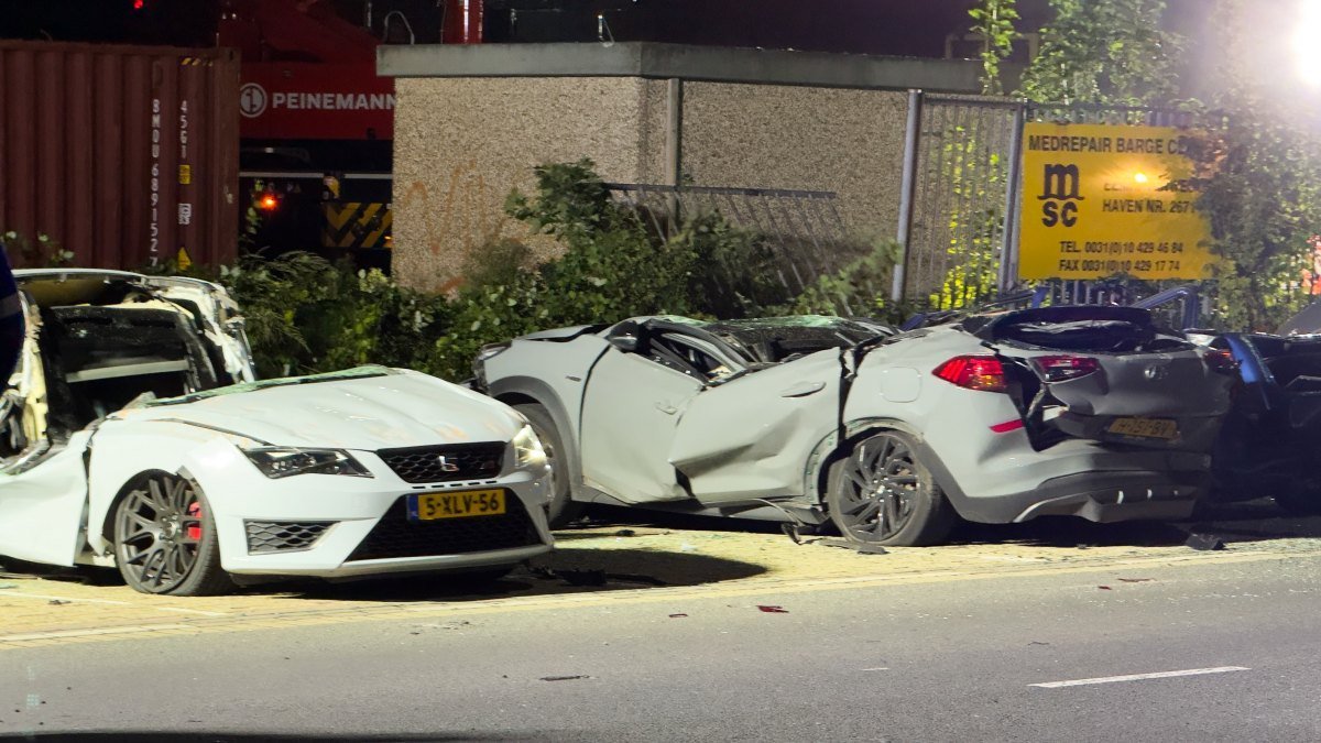 AA 20250915 39124334 39124331 HOLLANDADA SIDDETLI FIRTINA KONTEYNERLERIN VE AGACLARIN DEVRILMESINE NEDEN OLDU