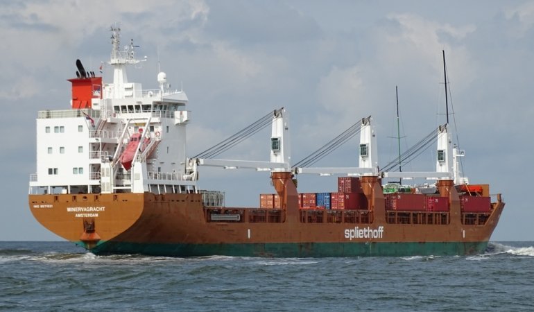 Hollanda bandıralı yük gemisi Aden Körfezi'nde saldırıya uğradı