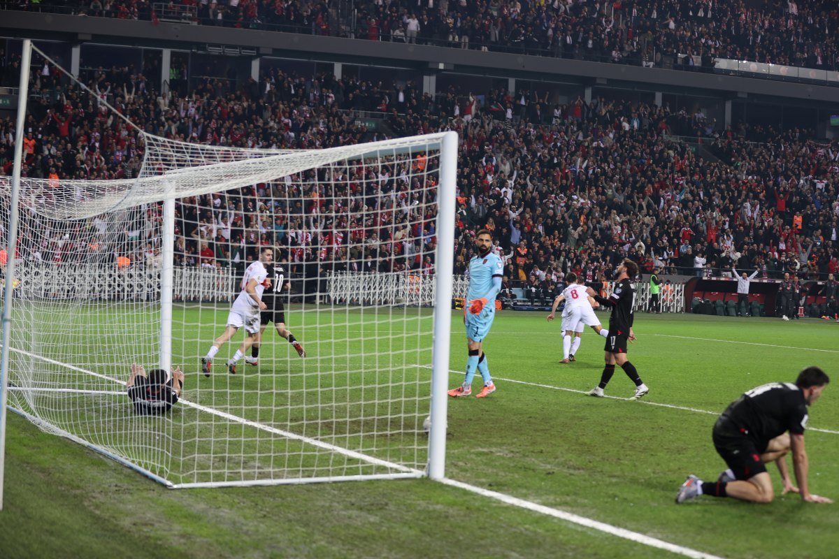 Türkiye, Gürcistan karşısında hem oyunla hem skorla fark attı: 4-1 6 AA 20251014 39413760 39413759 TURKIYE GURCISTAN