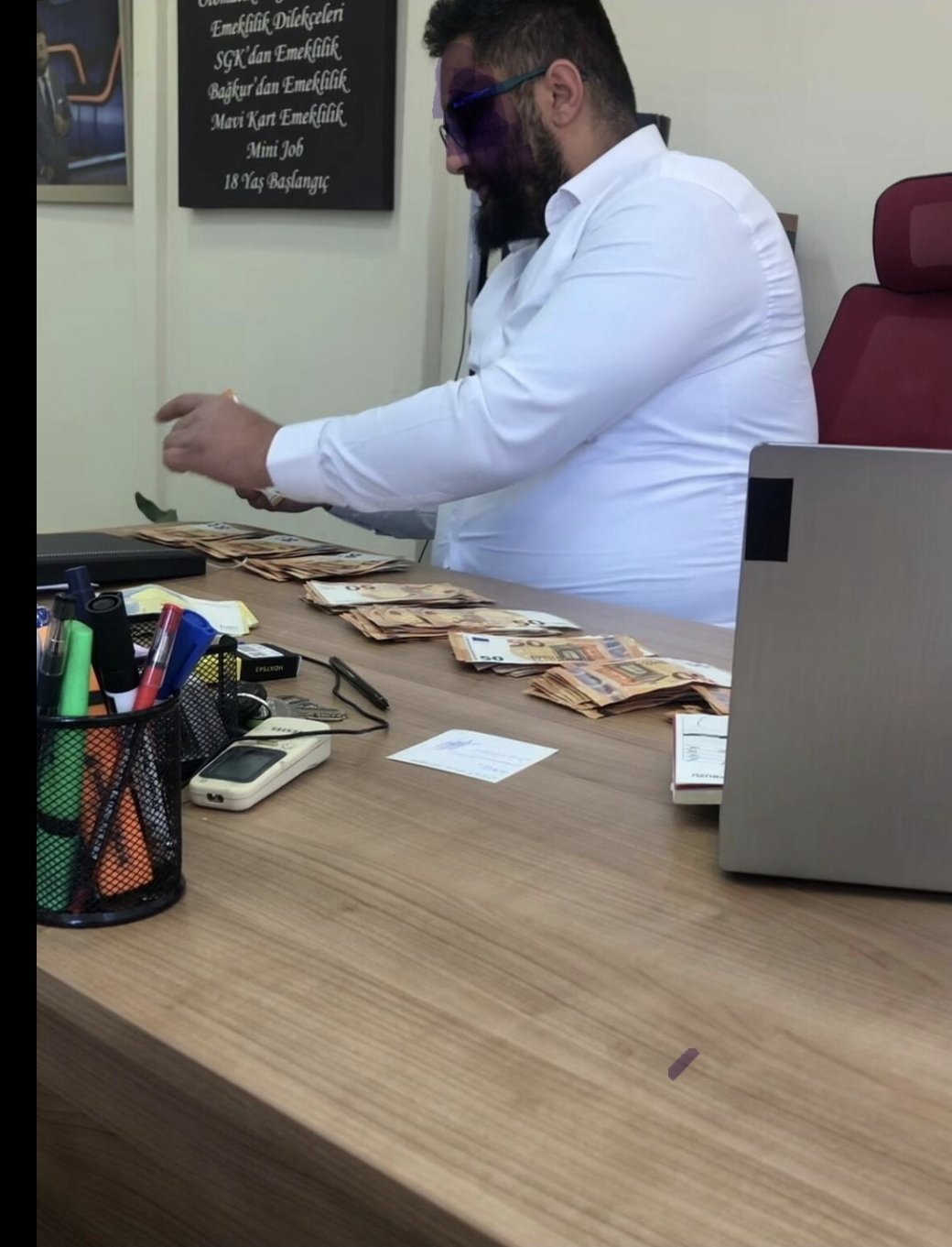 Screenshot 20251020 222621 Photo Editor