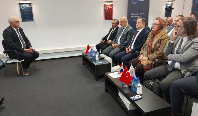 motion_photo_2542973529657994180