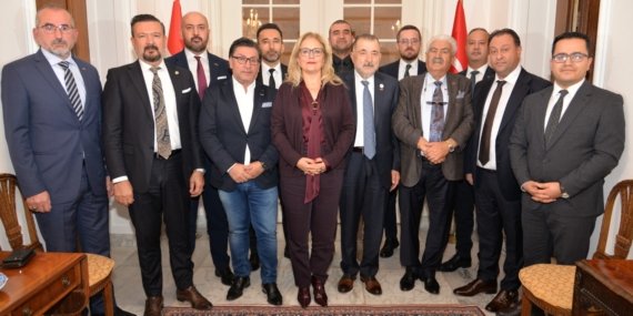 thumbnail_DTİK Hollanda Lahey Büyükelçisi Fatma Ceren Yazgan'ı Ziyaret Etti (1)