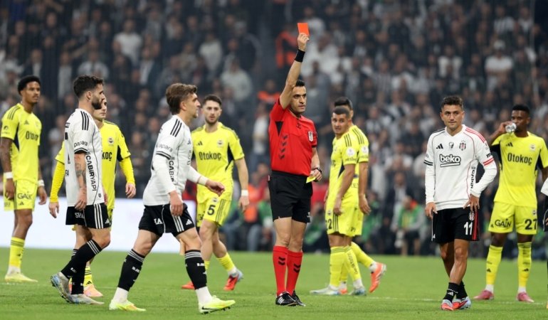 AA-20251102-39596348-39596338-BESIKTAS_FENERBAHCE