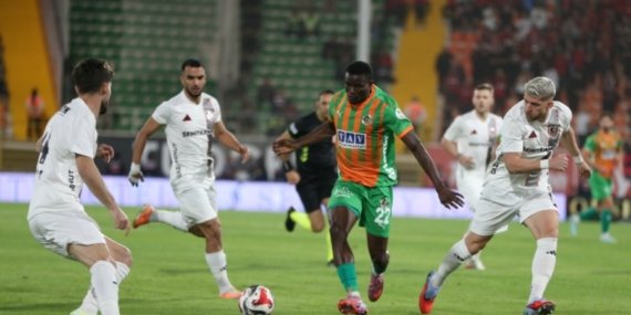AA-20251103-39605579-39605578-CORENDON_ALANYASPOR_GAZIANTEP_FK