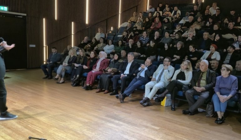 Screenshot_20251130_013936_Gallery