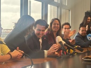 motion photo 7369179222664538618