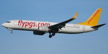 1200px-Berlin_Brandenburg_Airport_Pegasus_Airlines_Boeing_737-82R(WL)_TC-CPE_(DSC06068)