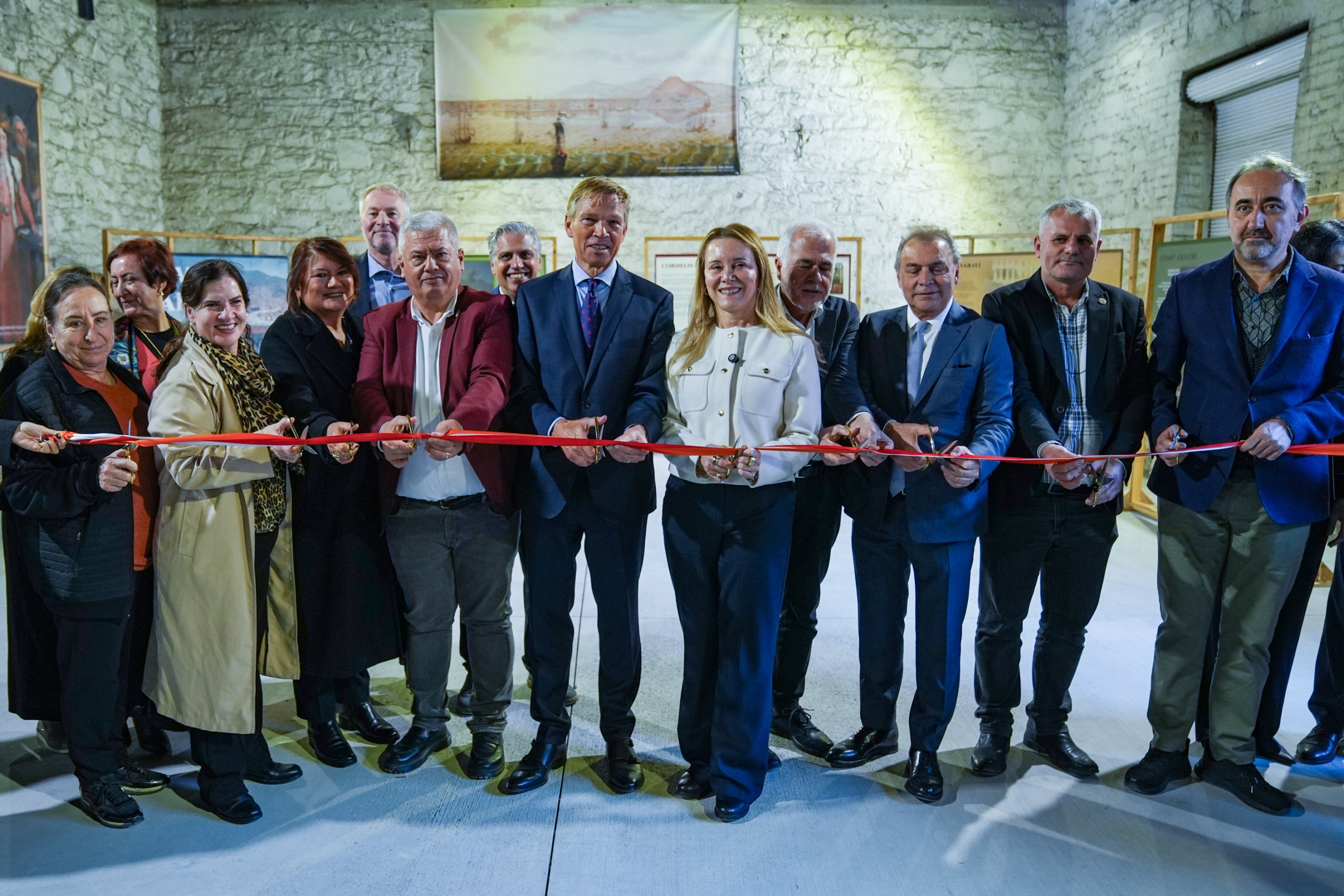 AA 20251201 39862105 39862096 IZMIRDE HOLLANDA VE TURKIYE ORTAK MIRAS SERGISI ACILDI scaled